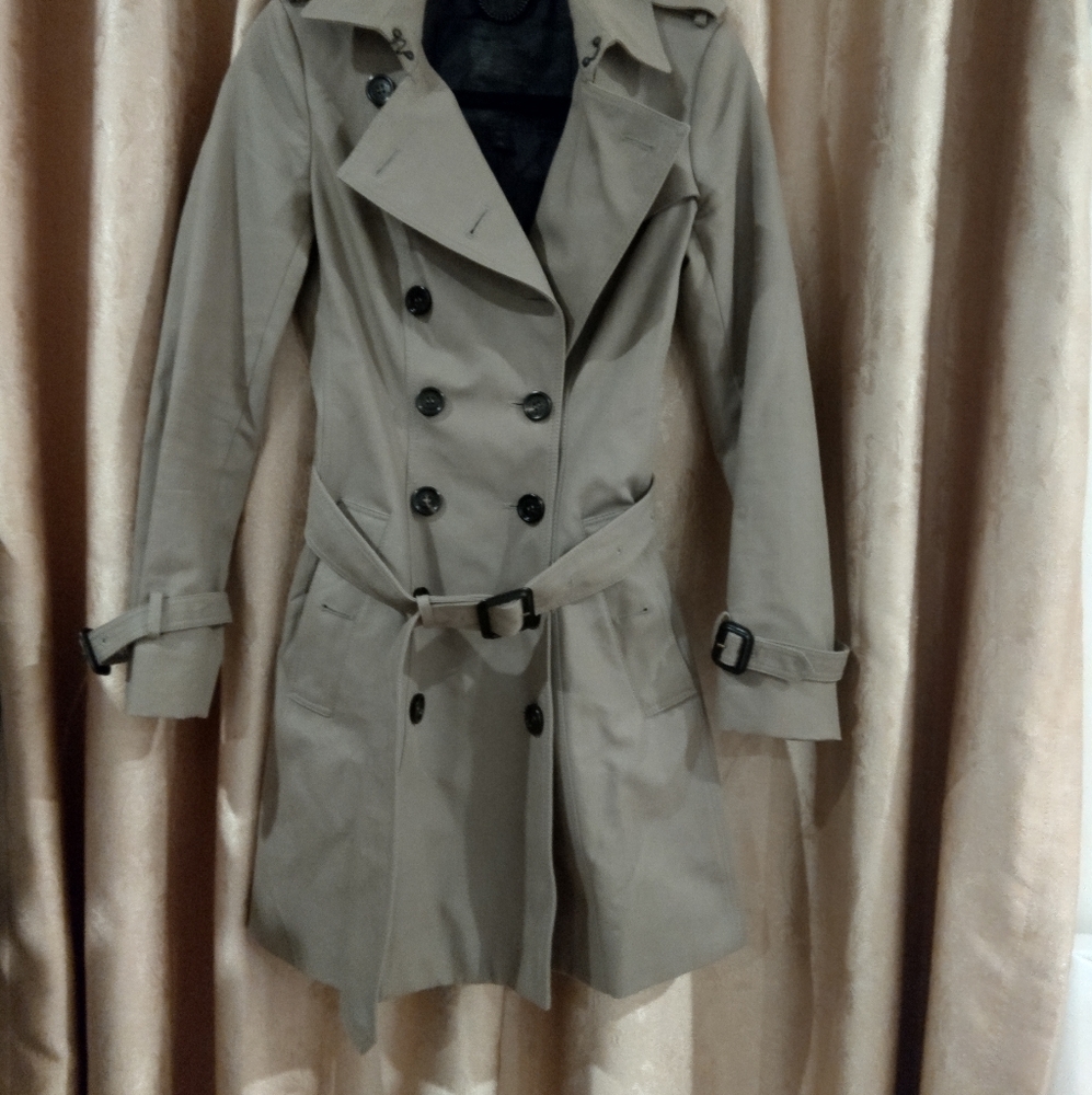 Olive Burberry Trenchcoat